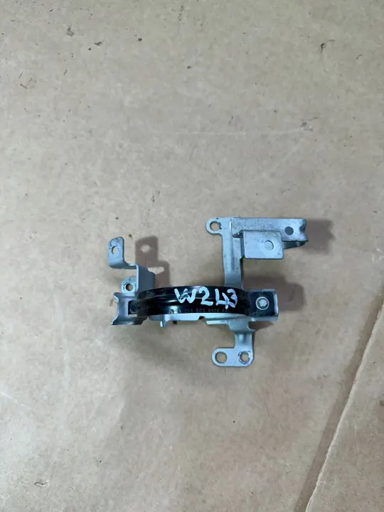 Waterpompbeugel OEM A2435040600 Mercedes EQA image 2