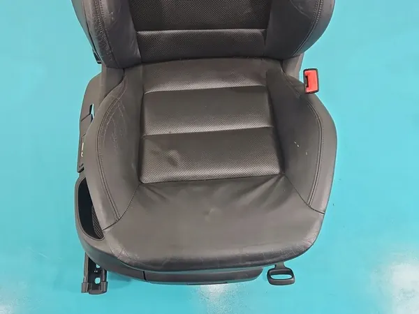 Front Heated Leather Seats Set VRS Skoda Octavia II image 10