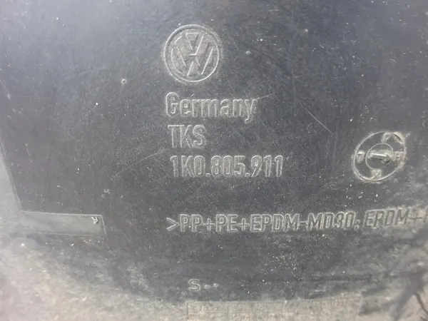 VW Golf V Jetta Left Front Wheel Arch 1K0805911H image 4