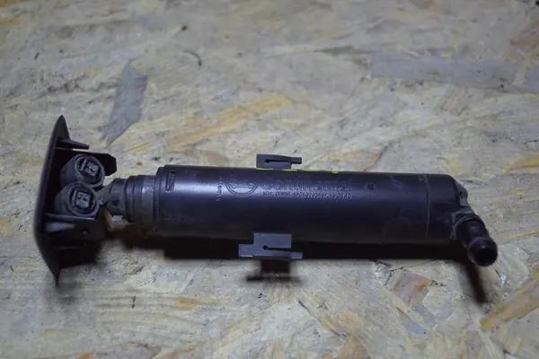 Left Headlight Washer SKODA YETI 5L 5L0955965 image 3