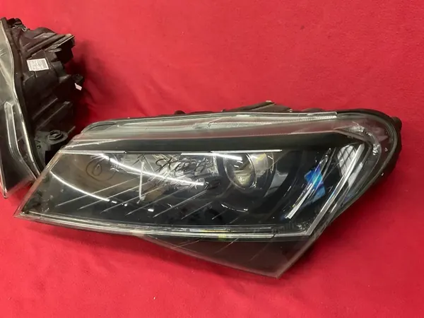 Skoda Superb III Xenon LED Scheinwerfer Links 3V1941017A image 6