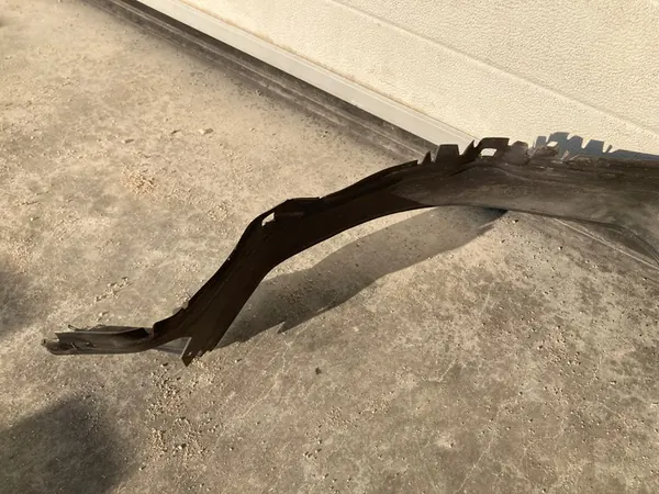 Front Right Wheel Arch Mercedes W124 Original 1248840835 image 7