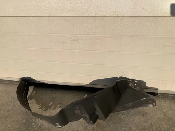 Front Right Wheel Arch Mercedes W124 Original 1248840835 image 8