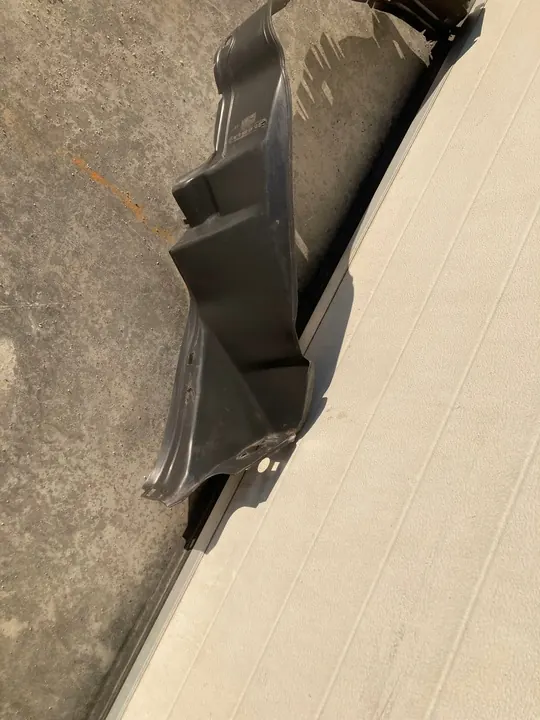 Front Right Wheel Arch Mercedes W124 Original 1248840835 image 9