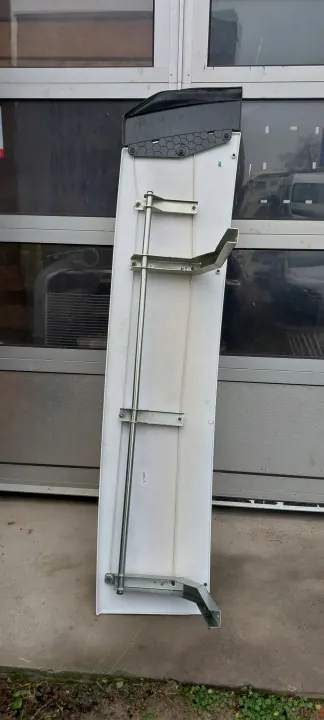 Déflecteur de cabine DAF XF NGD OEM 2302770 - Occasion image 2