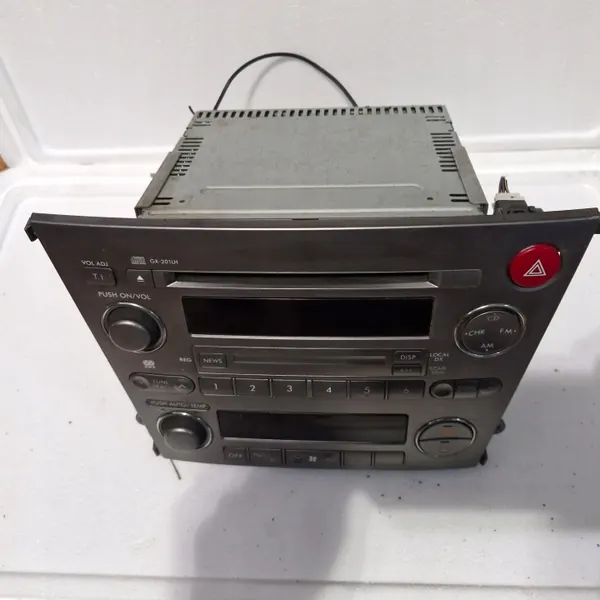 Subaru Legacy AC Radio Paneel OEM 86201AG400 image 3