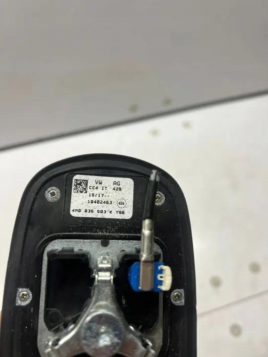 Audi A4 B9 Hajfena OEM 4M0035503K Vit image 4