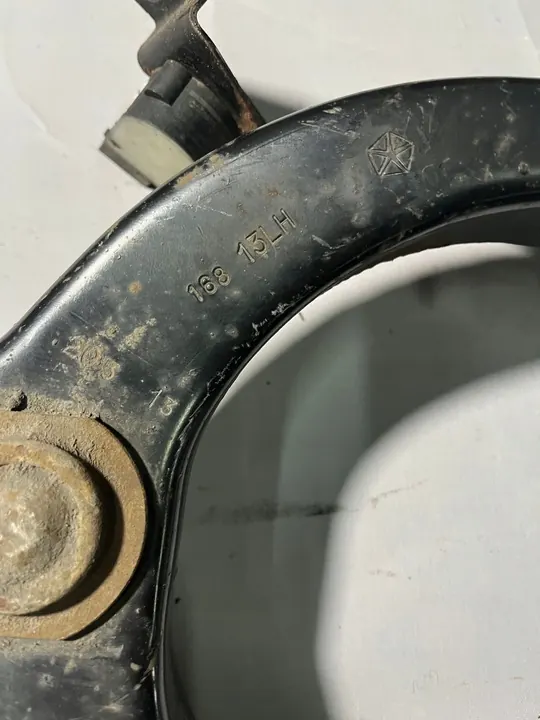 Braccio di controllo superiore sinistro Jeep Grand Cherokee WK2 image 5