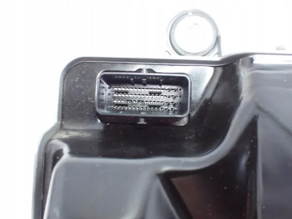 Tesla komfortstyrningsmodul OEM 1583991-10-D image 4
