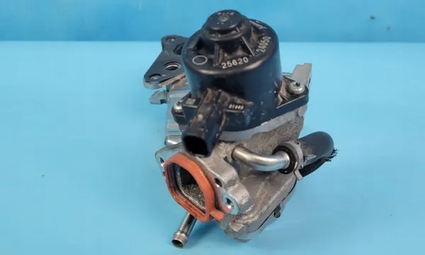 Jäähdytin Toyota RAV4 V 25680-24010 & EGR-venttiili 25620-24050 image 3