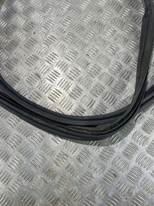Joint de coffre Subaru FBZ20479 - Pièce OE d'occasion image 7