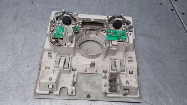 Matkustamon Valaistus VW Passat B6 OEM 1K0947105 2005-2010 image 4