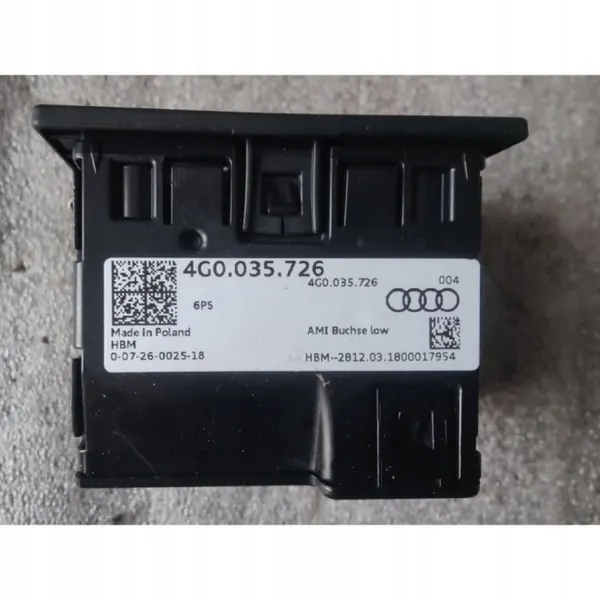 Enchufe USB Audi A3 8V OEM 4G0035726 image 3
