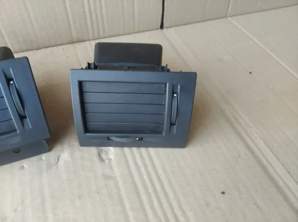 Grelhas de ventilação OEM KRATKI NAWIEWU OPEL MERIVA A image 4