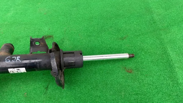 Rolamento de cubo dianteiro esquerdo OEM 5Q0407257A image 3