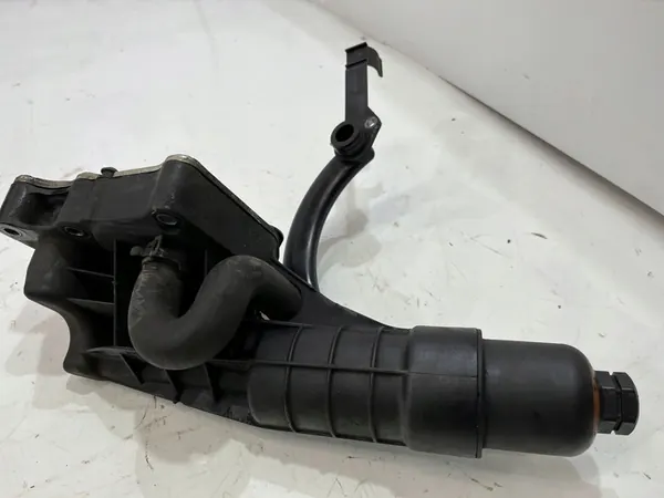 Oljefilterbas Mercedes W204 1.8 CGI Komplett A2711801210 image 2