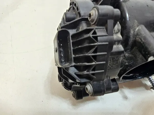 BMW Termostaatin Kotelo OEM 0631943 X1 F48:lle image 8
