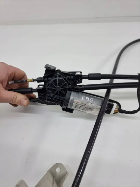 Volvo S90/V90 achterruitgordijnmotor OEM 8962007114 image 4