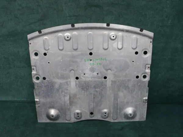 OEM AD23-5E209-BA Underrede klämmor för Aston Martin image 2