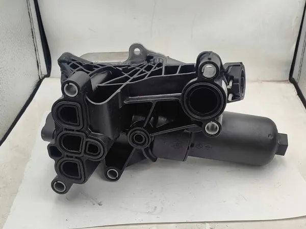 VW Audi Seat Skoda 2.0 TDI Olje Filter Bas 05L117021C image 4