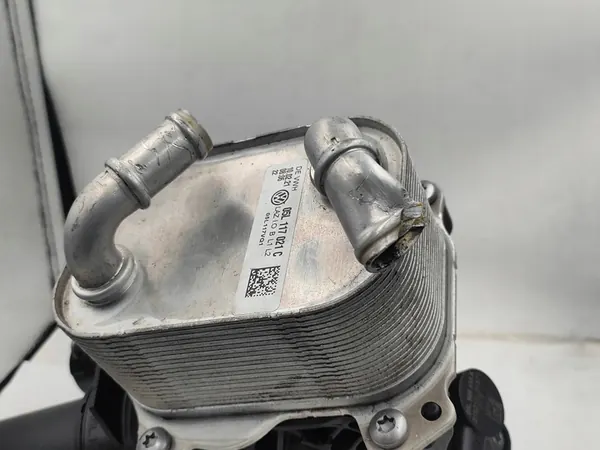 VW Audi Seat Skoda 2.0 TDI Olje Filter Bas 05L117021C image 8