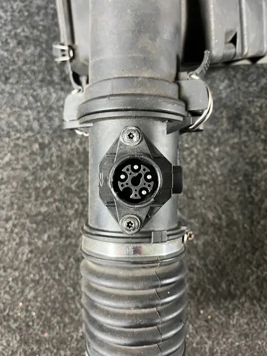 Ilmansuodatin kotelo Mercedes W202 image 7