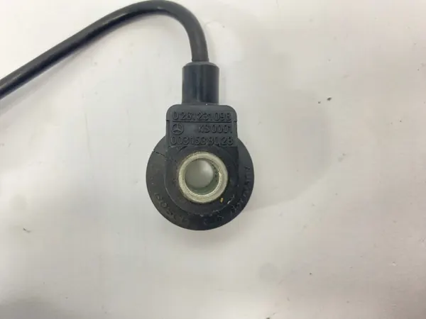 Sensor de golpeteo OEM 0031538028 Mercedes W124 M111 image 10