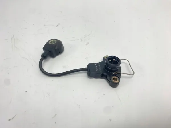 Sensor de golpeteo OEM 0031538028 Mercedes W124 M111 image 3