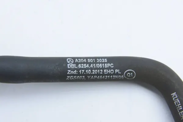 Mercedes-Benz A2045013025 Vattenavluftningsrör Begagnad image 3