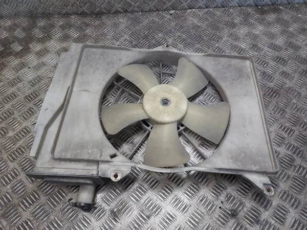 Vattenkylare Fläkt Toyota Yaris I 1.3 16V 16363-23020 image 3