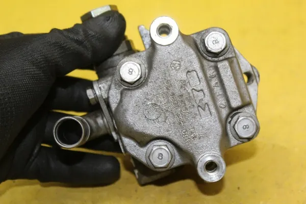 Bomba de direção Golf IV 1.4 B AKQ image 5