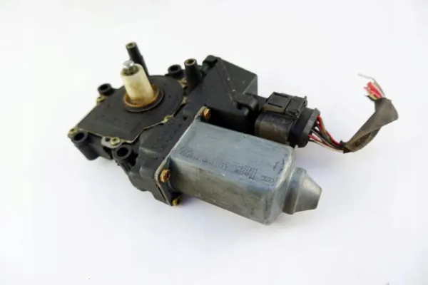 OEM 113846-113 Höger Framruta Motor Audi A4 B5 image 2