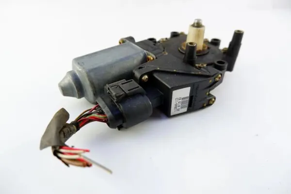 OEM 113846-113 Höger Framruta Motor Audi A4 B5 image 4