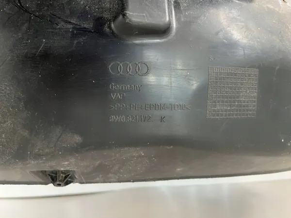 Audi A4 B9 voor rechter wielkast OEM 8W0821172K image 7