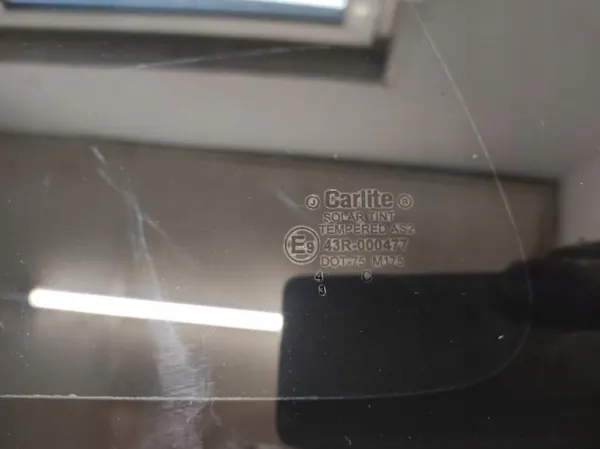 Ford OEM PAW826 Vänster Bakkarossglas - Begagnad image 3