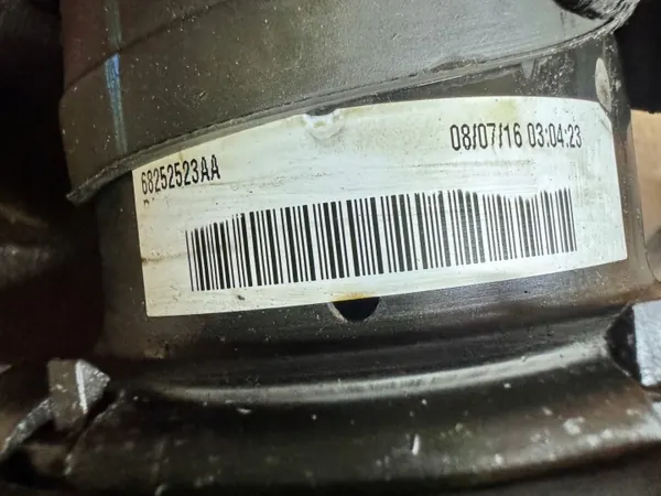 Moottorin tuki OEM 68275988AA Jeep Grand Cherokee WK2 image 4