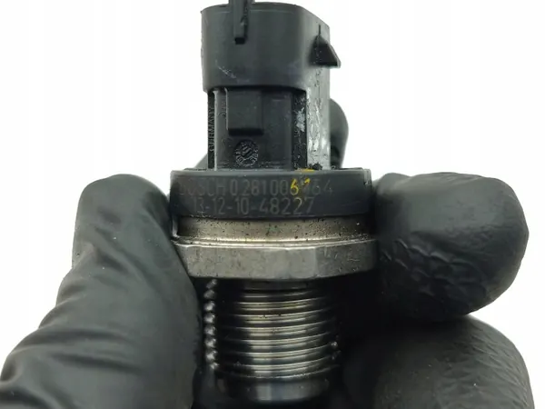 Sensor pressão combustível Jeep Cherokee 2015 OEM 0281006164 image 6