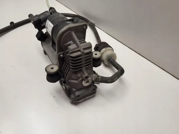 Mercedes Airmatic-Pumpe OEM A1663200204 - Gebraucht image 4