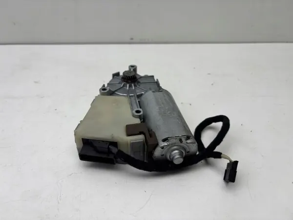 Schiebedachmotor OEM 4B0959591H für Audi A6 C5 image 3