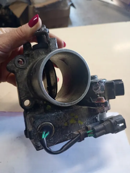 Corps de papillon OEM 18372618985 pour Toyota Corolla image 4