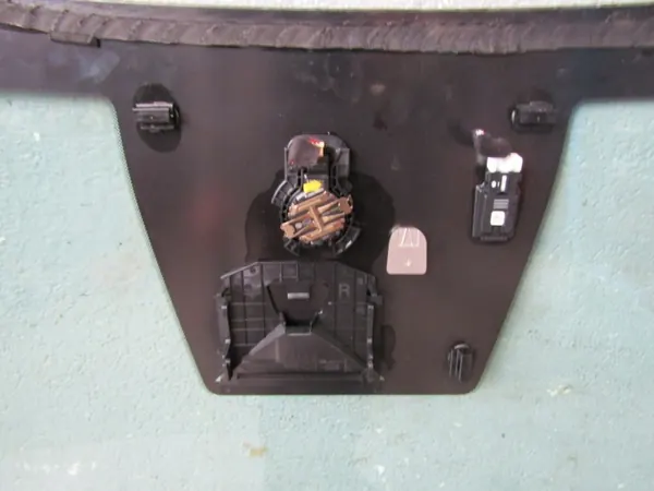 Pare-brise avant KIA SPORTAGE V 24R - Pièce OEM image 8