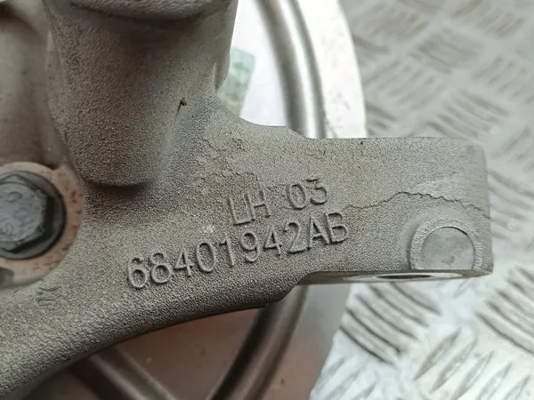 Jeep Taka pyörännavan OEM 68401942AB - Käytetty image 6
