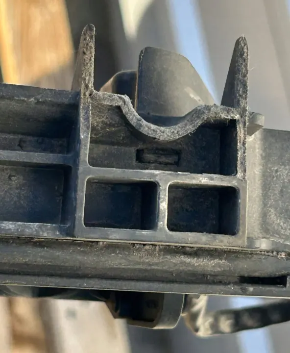 Alaosa jäähdyttimen ritilä OEM A9605001816 Mercedes Actros MP4 image 6