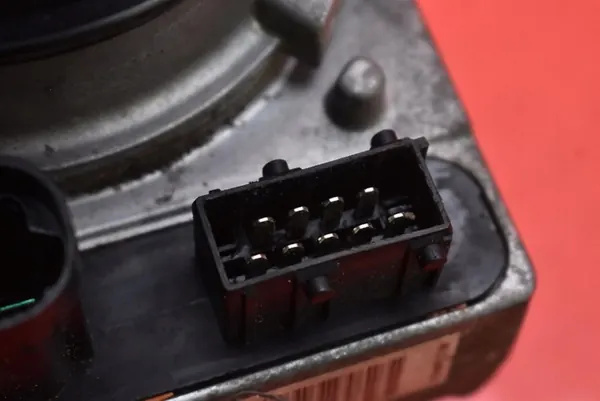 Servostyrningspump Peugeot 407 2.0 16V 9682527780 image 5