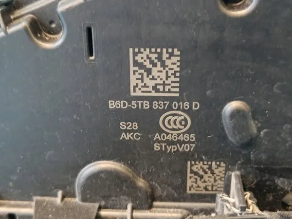 VW PASSAT B8 VARIANT 1.5 TSI 2024 DÖRRLÅS HÖGER FRAM OEM 5TB837016D image 8