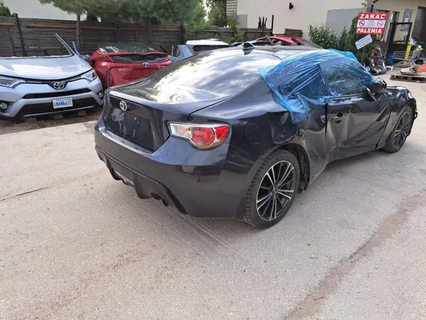 GT86 KAROSERIA Karossdelar - Begagnat Skick image 7