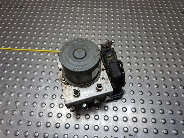 Pompe ABS OEM S25154817 pour Toyota Avensis image 4