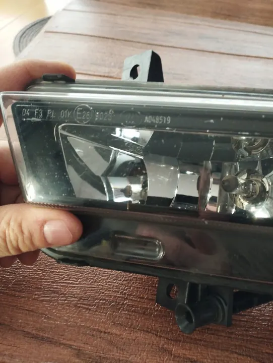 Skoda OEM 5E0941699A Vänster Halogenstrålkastare - Begagnad image 3
