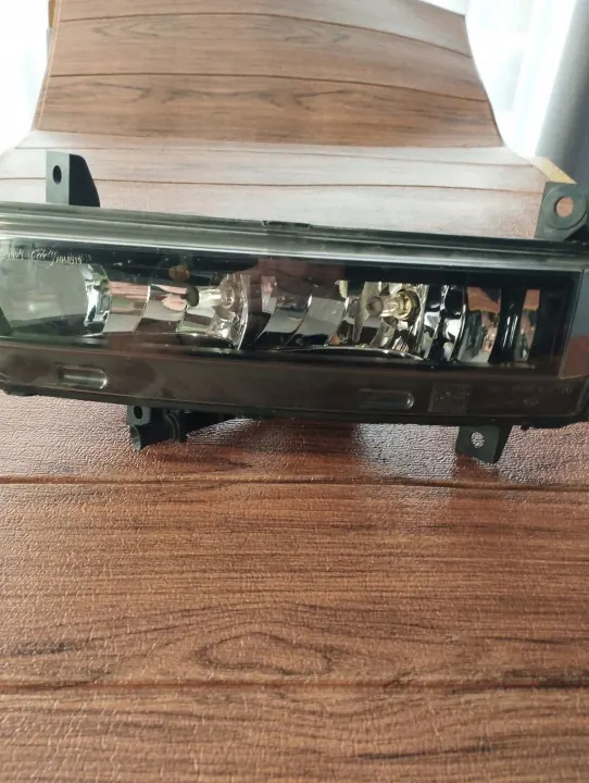 Skoda OEM 5E0941699A Vänster Halogenstrålkastare - Begagnad image 4