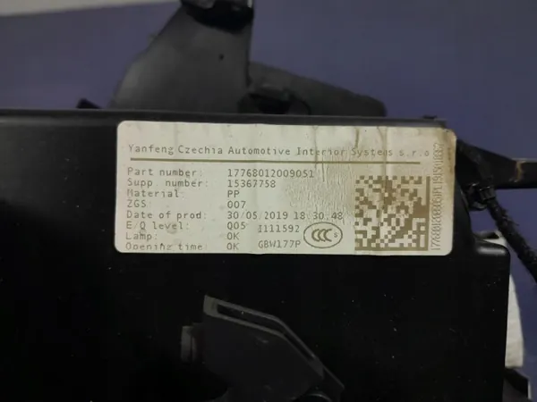 Boîte à gants passager Mercedes Classe A W177 OEM 1776801200 image 10
